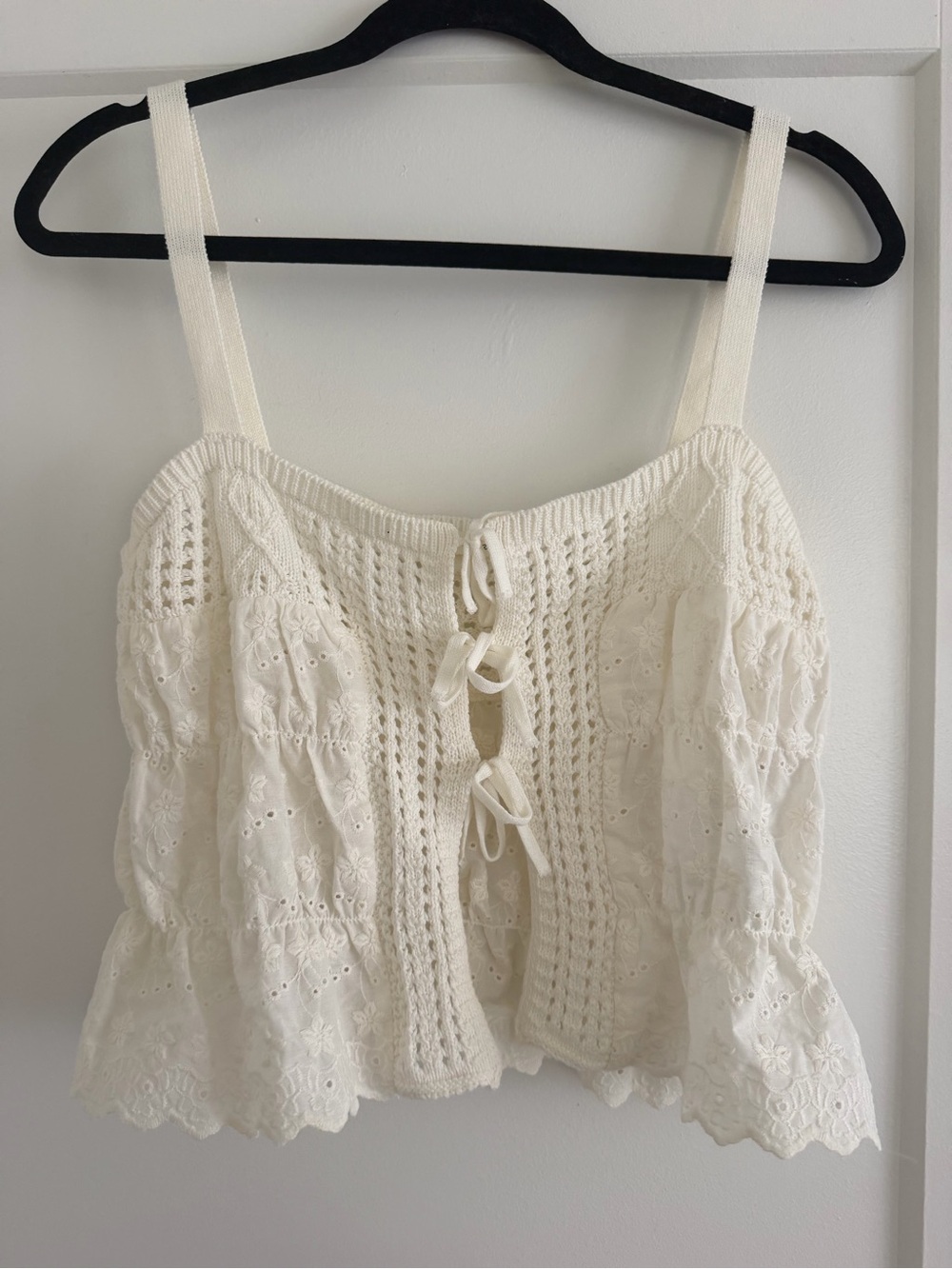 Derek Heart Cream Crochet Tie-Front Camisole